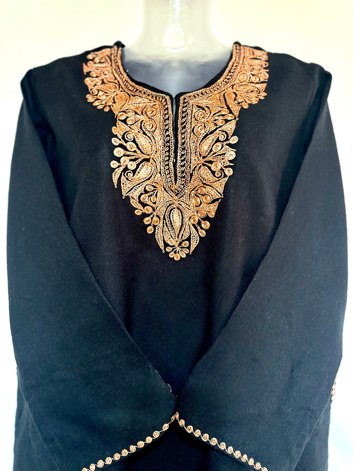 Regal Black & Gold Ensemble